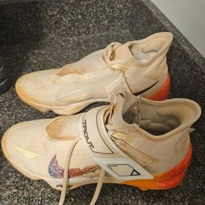 Trouts baseball cleats